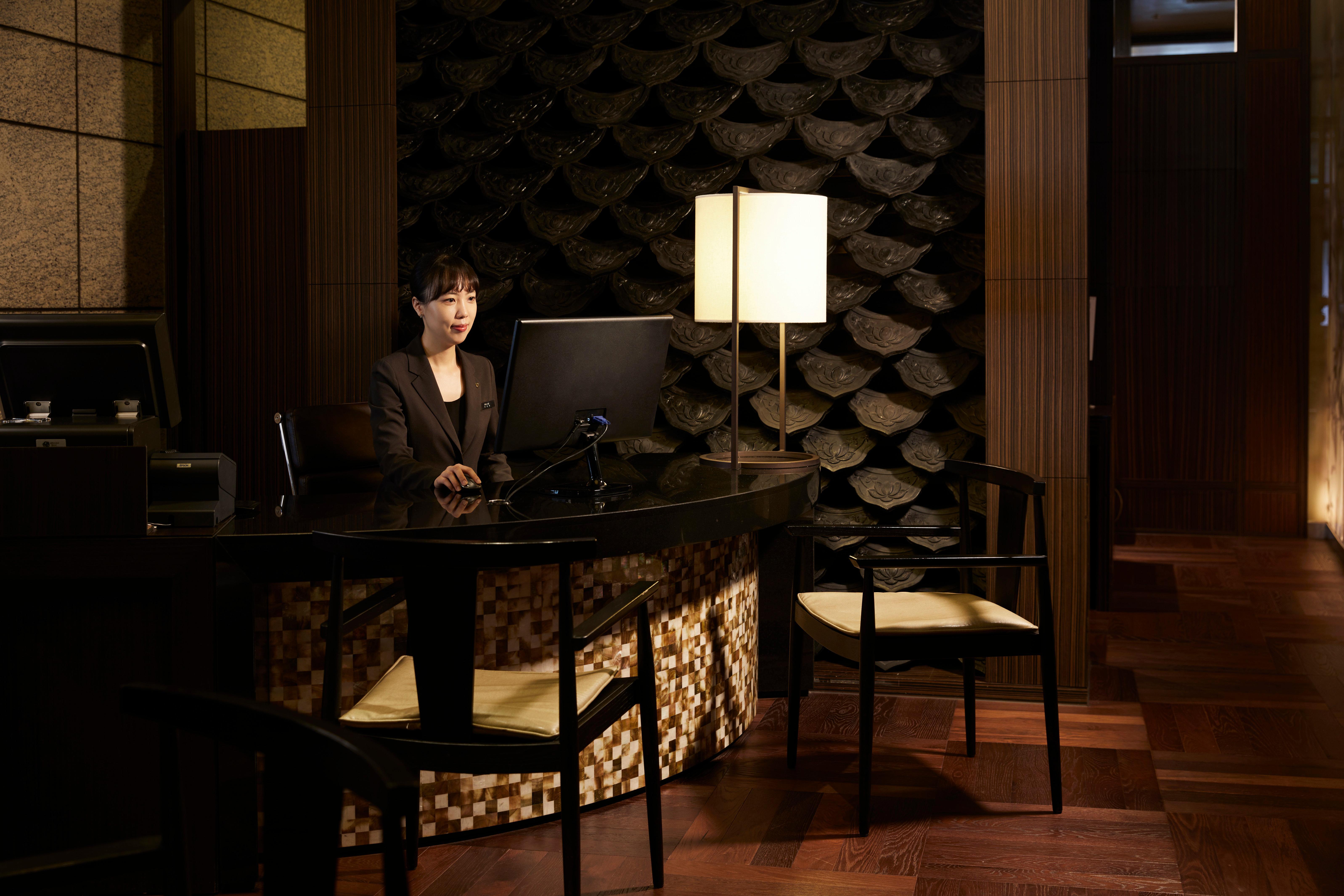 Intercontinental Seoul Coex, An Ihg Hotel Exterior foto A hotel concierge