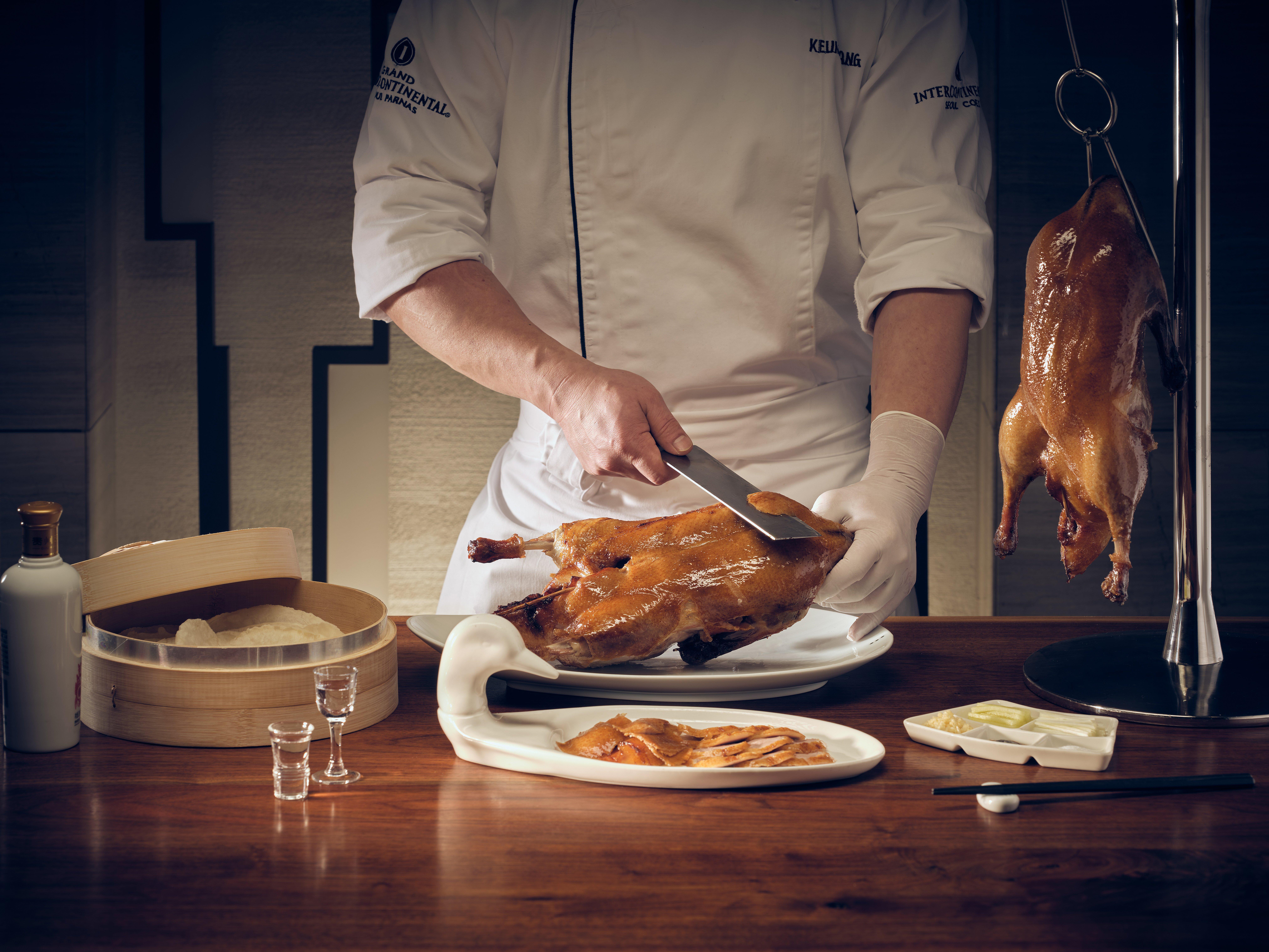 Intercontinental Seoul Coex, An Ihg Hotel Exterior foto Chef preparing Peking duck